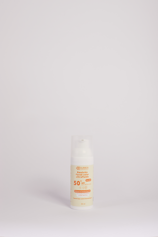 Emulsión solar ultraligera SPF50+ con color - HClinics Cosmetics